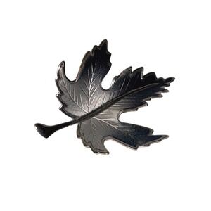 Maple Leaf Brooch Sz 2" Silver Tone Etched Nature Lapel Pin Accessory